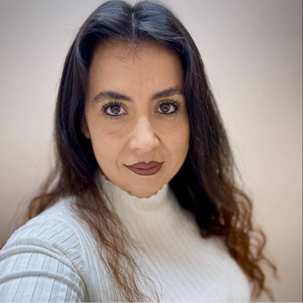 Meet your Posher, Esmeralda